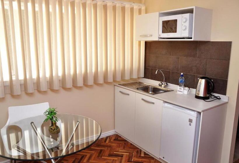 مسافرخانه Bolivian Rooms & Suites