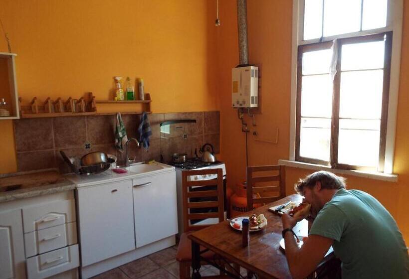 هاستل Hostal Casa Verde Limón