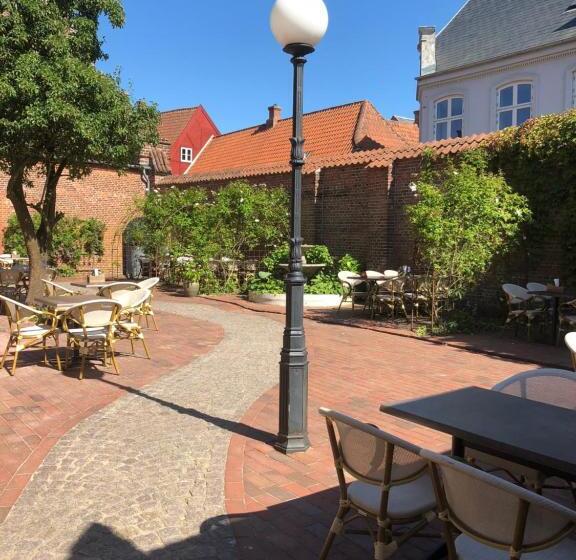 تختخواب و صبحانه Den Gamle Arrest