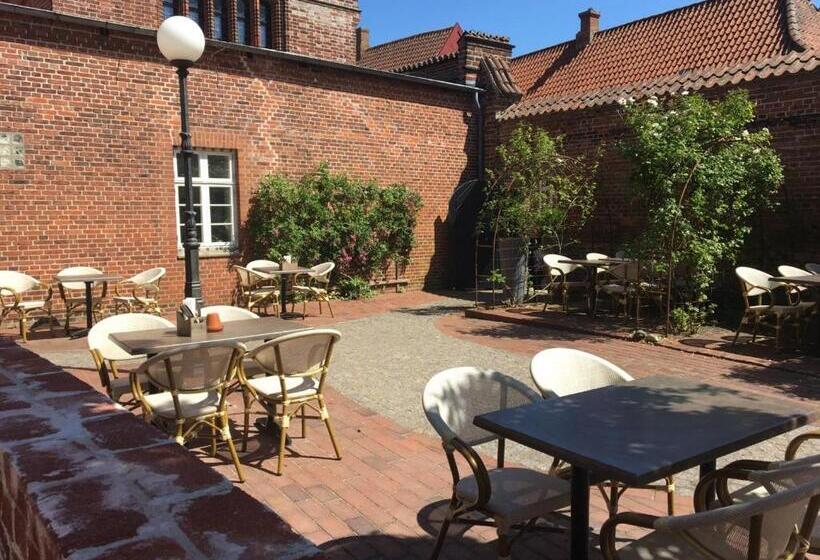 تختخواب و صبحانه Den Gamle Arrest