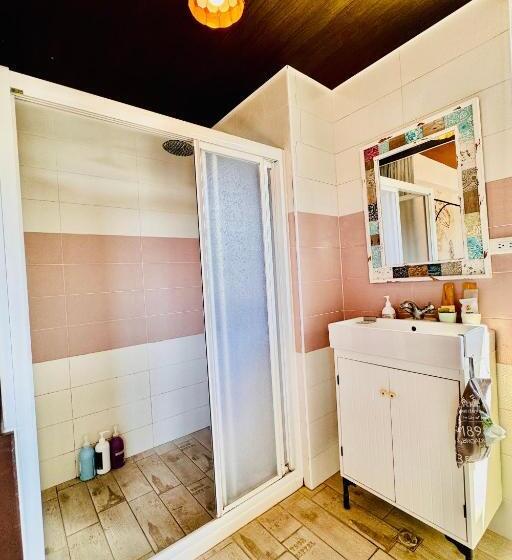 تختخواب و صبحانه 綠島寧靜海潛水 城堡館 Twinkleocean Diving Hostel