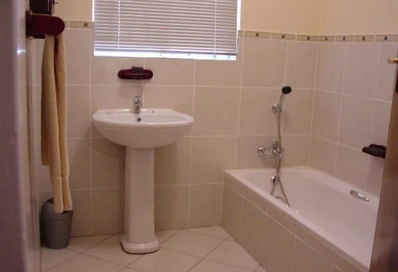هتل Africlassic Guest House Harrismith