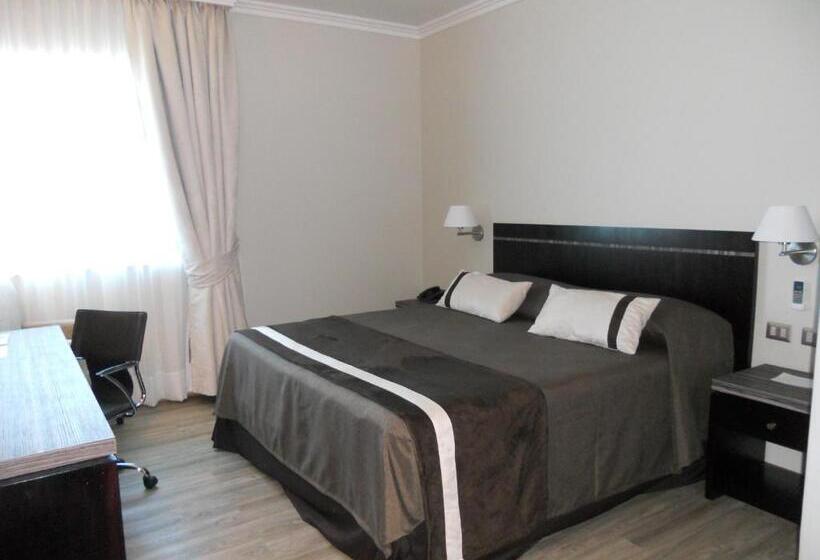 ホテル Diego De Almagro Chillan