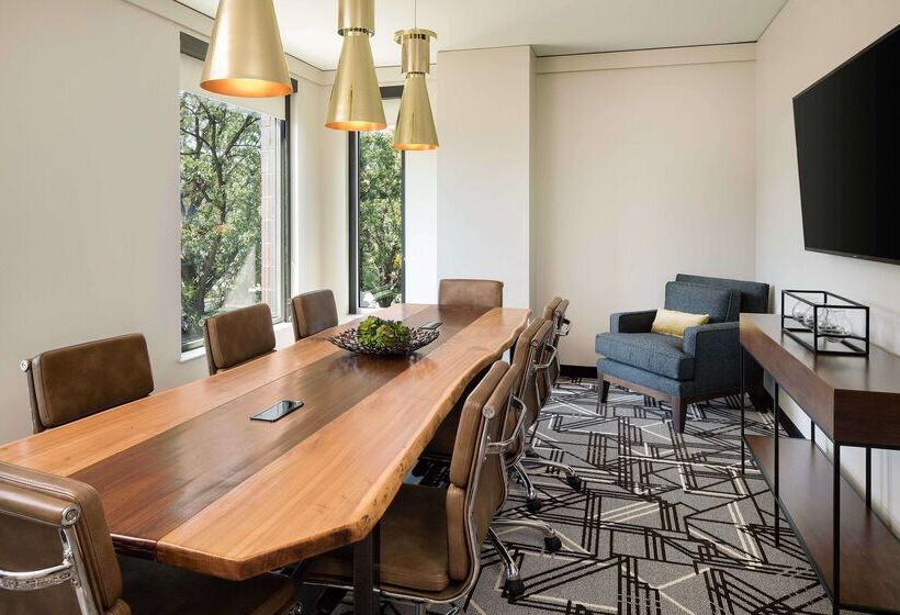 Отель Doubletree By Hilton Greeley At Lincoln Park