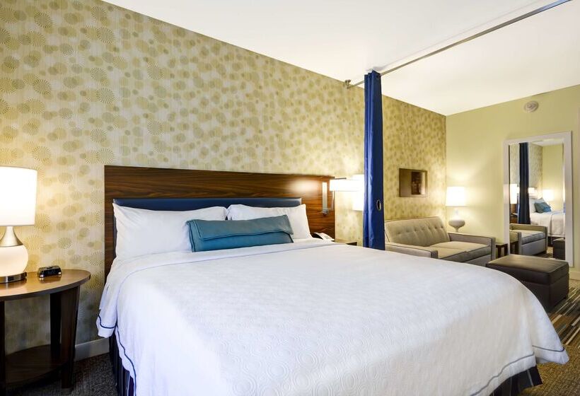 هتل Home2 Suites By Hilton Dallas Addison