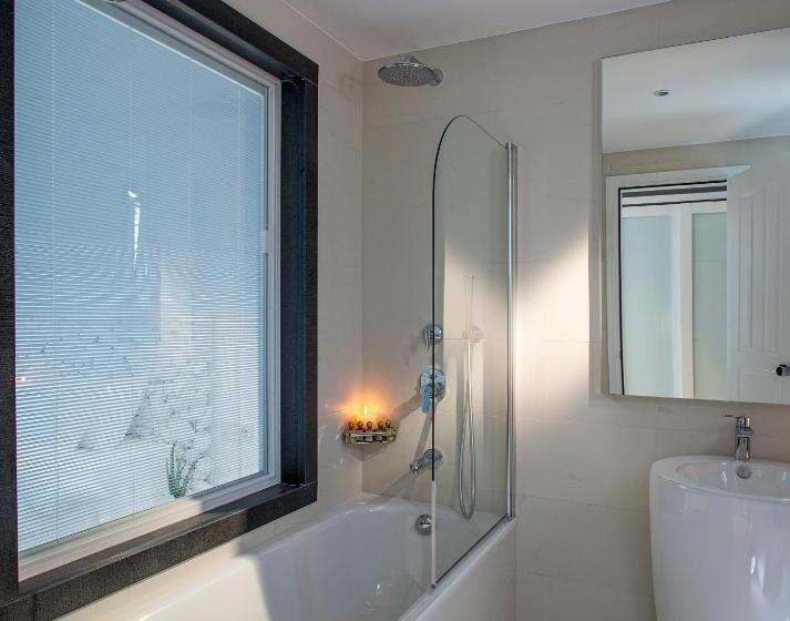 هتل Myconian Korali Relais & Chateaux