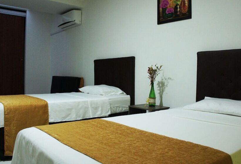 هتل Parque Del Perro