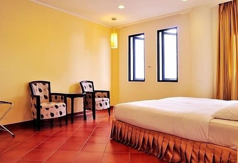 هتل Kenting Culture Resort