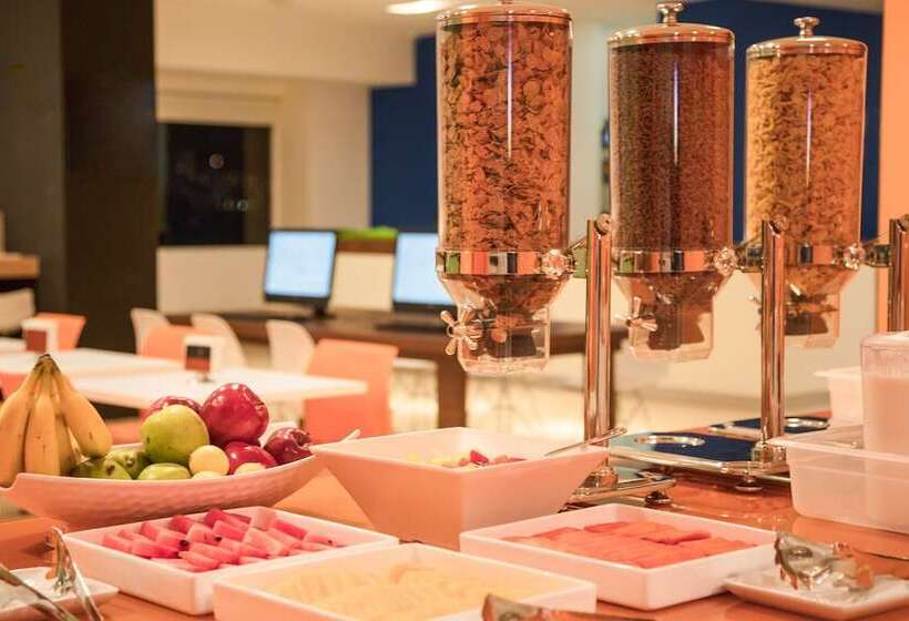 ホテル One Guadalajara Expo