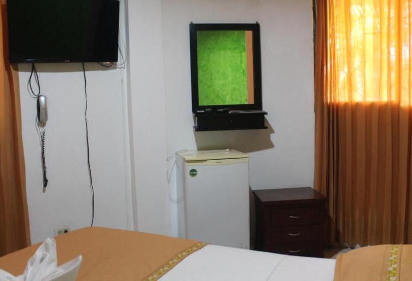 هتل Y Parque Turístico Navar City