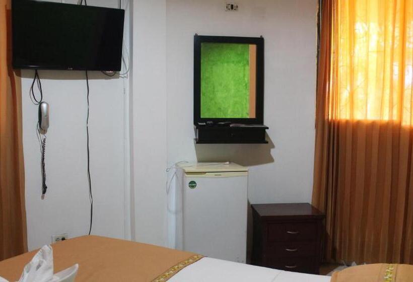 هتل Y Parque Turístico Navar City