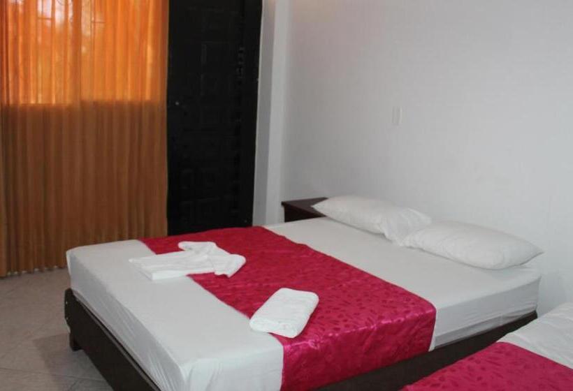 هتل Y Parque Turístico Navar City