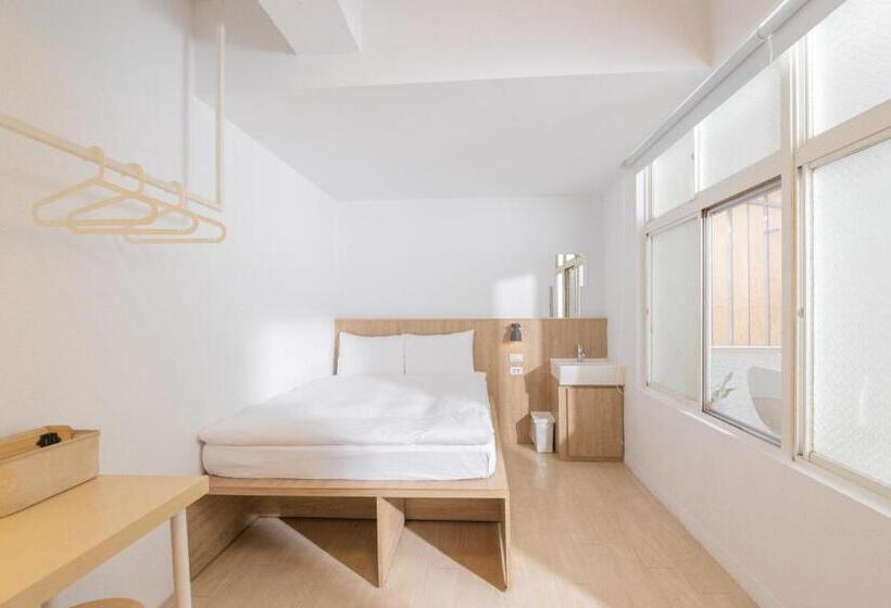 Owlstay Flip Flop Hostel Garden