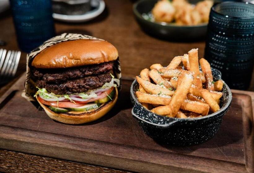 Fenway Hotel, Autograph Collection