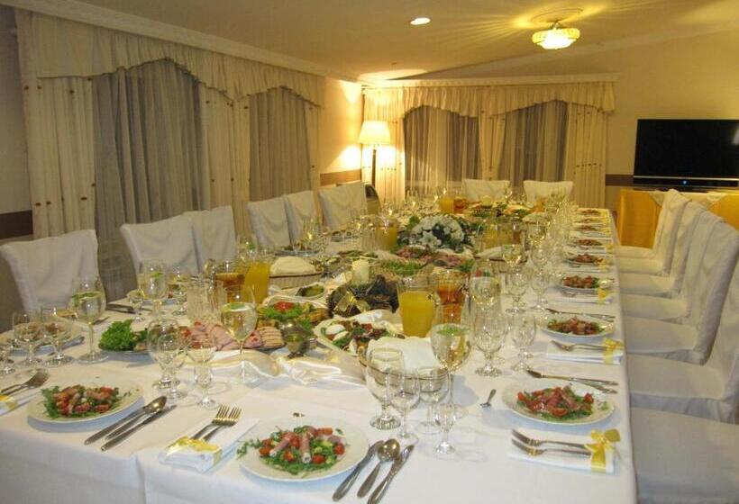 בית מלון כפרי Colosseum