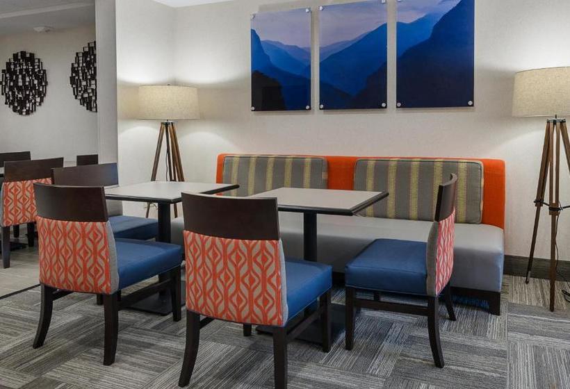 فندق Hampton Inn Covington Va