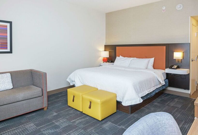 فندق Hampton Inn & Suites Morgantown / University Town Centre