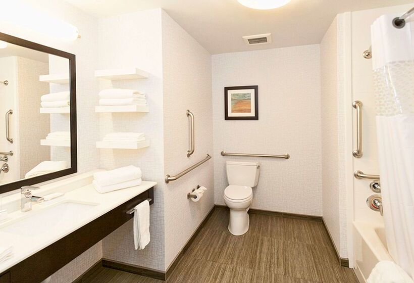 هتل Hampton Inn & Suites Duluth North / Mall Area