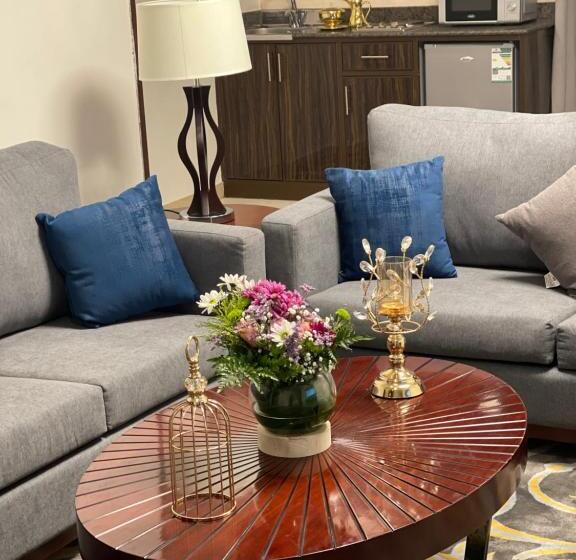هتل Laten Suites Prince Sultan