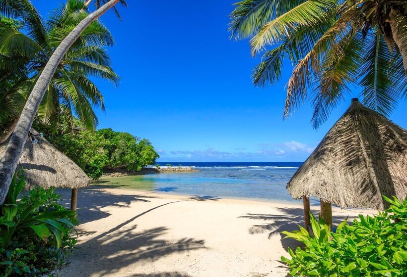 هتل Savasi Island Resort