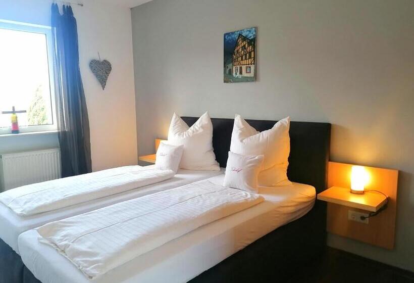 فندق Weingut Tiliahof