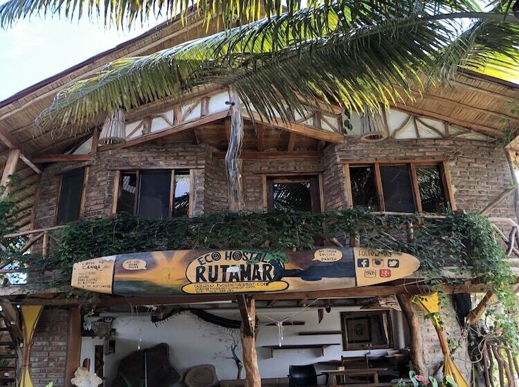 هاستل Hostal Rutamar