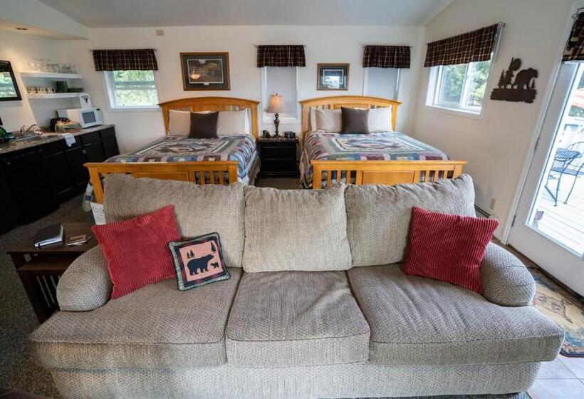 تختخواب و صبحانه Bears Den Alaska Lodging