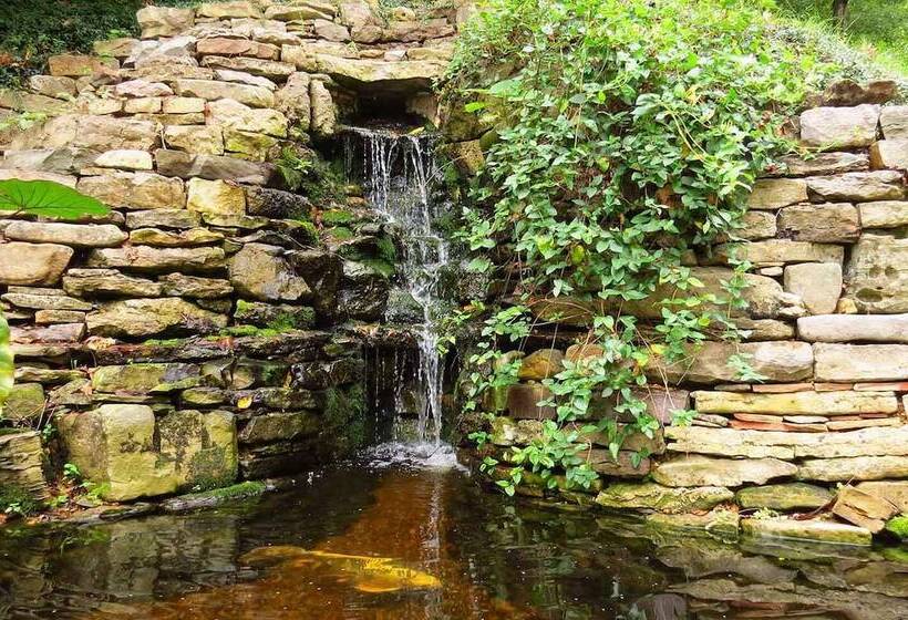 تختخواب و صبحانه Benton Place Inn