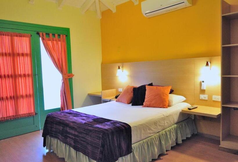 هتل Hosteria Canoa