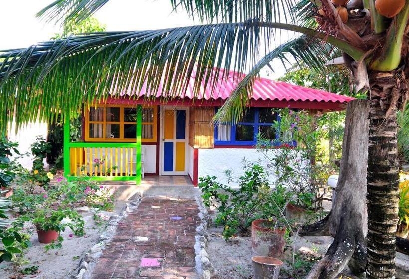 هتل Hosteria Canoa