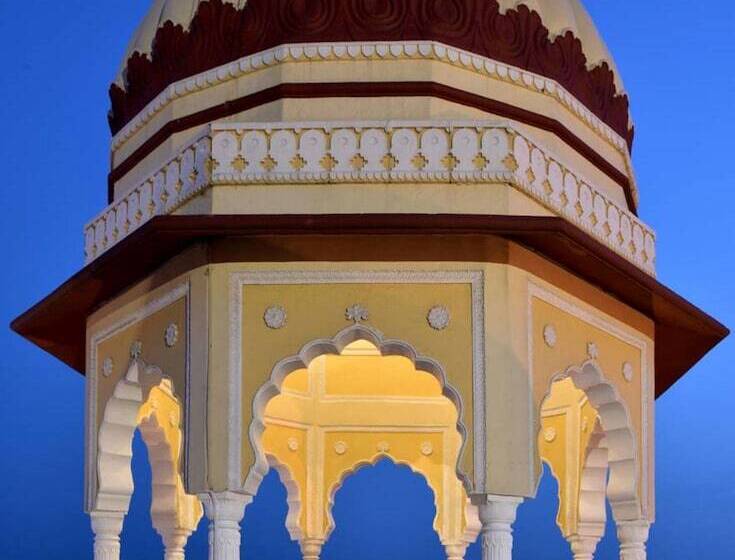 호텔 Noormahal Palace