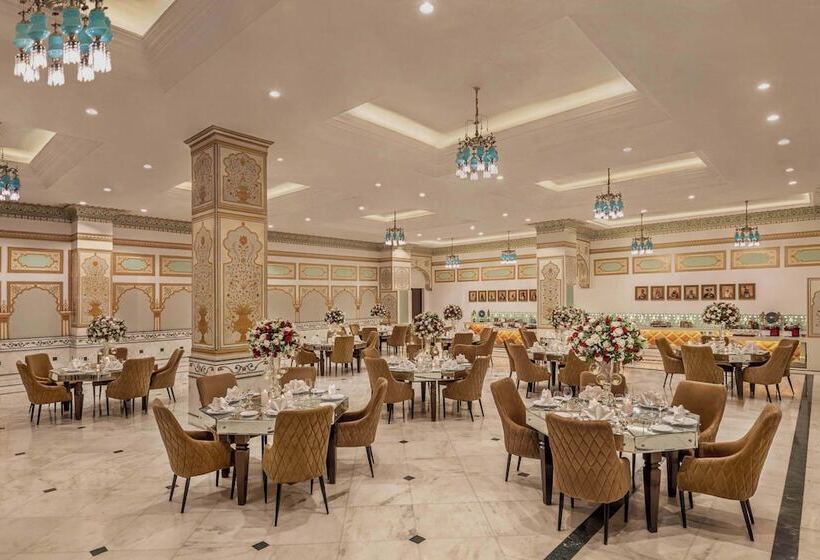 호텔 Noormahal Palace