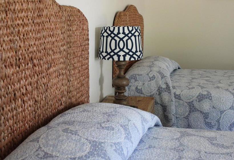 Отель Rainbow Shores