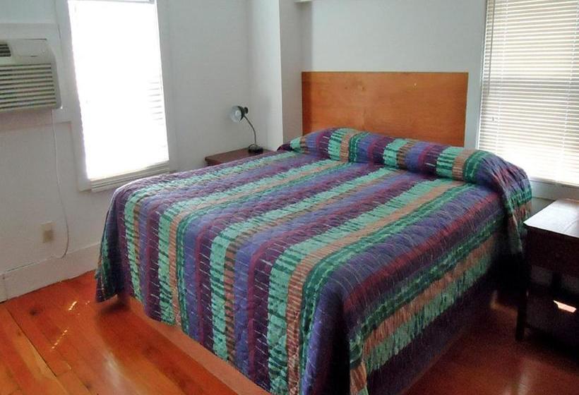 مُتل Adirondack Inn