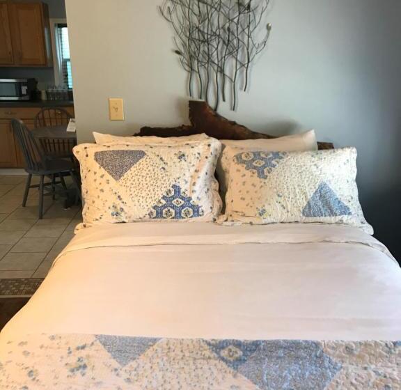 모텔 The Riverside Lodge At Chimney Rock