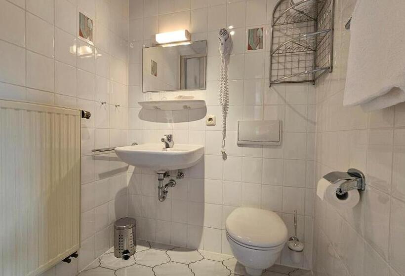 Bed and Breakfast Pension Weiße Rose, Parkplatz, Frühstück, Wlan, Zentral