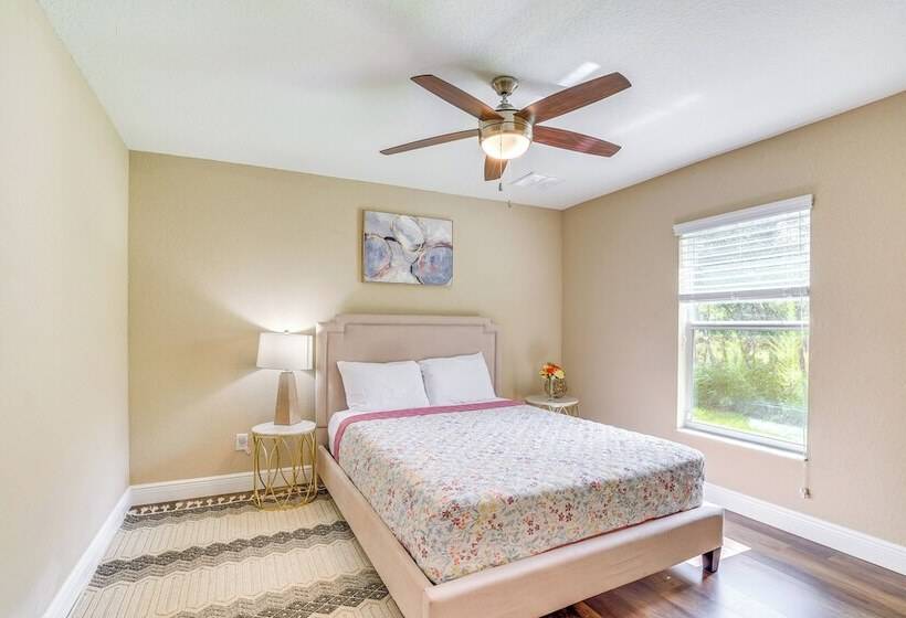 Brooksville Home ~ 5 Mi To Weeki Wachee Springs!