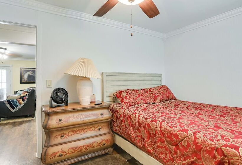 Peaceful Farm Retreat W/ Walking Trails On Site!