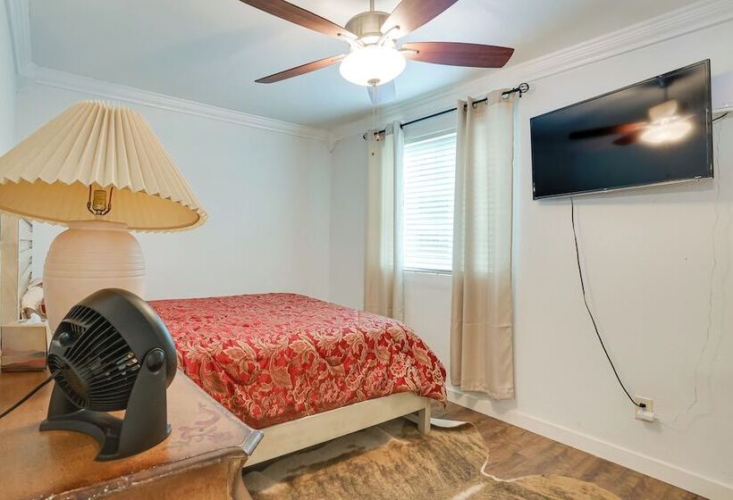 Peaceful Farm Retreat W/ Walking Trails On Site!