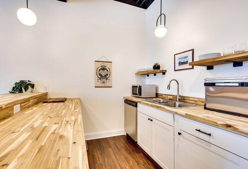 Modern Harrisonburg Home   2 Mi To Jmu!