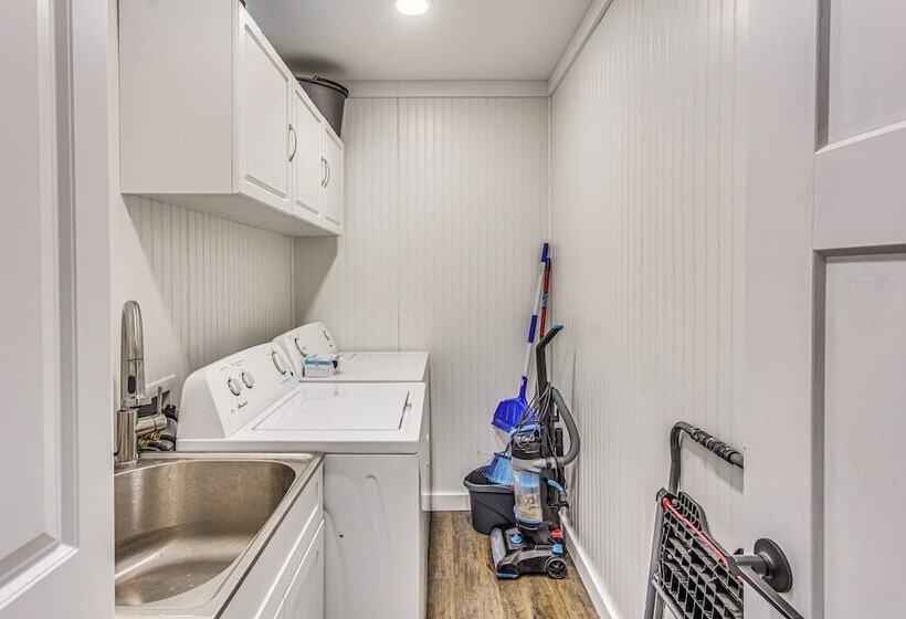 Ocean Isle Beach Home W/ Grill: 1 Mi To Beach!