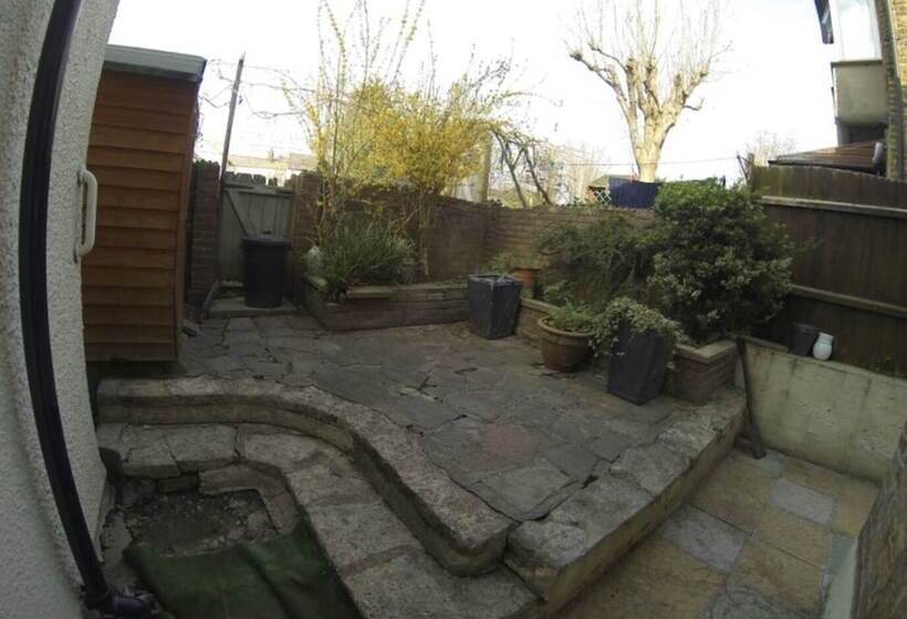 پانسیون Winton House