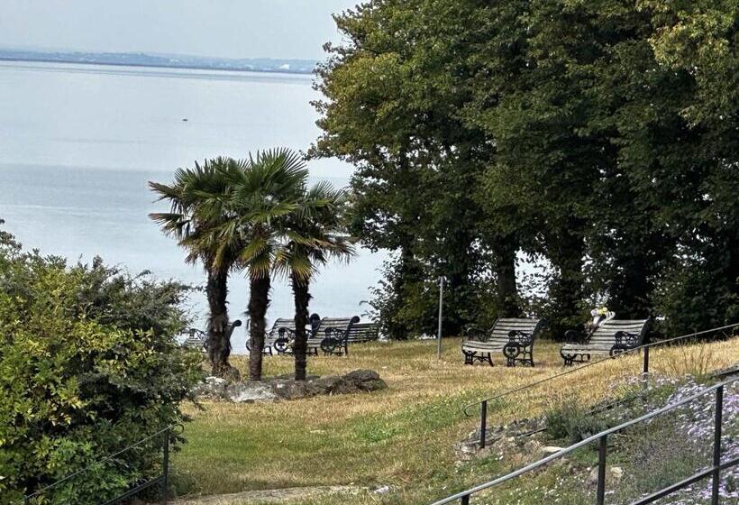 پانسیون Winton House