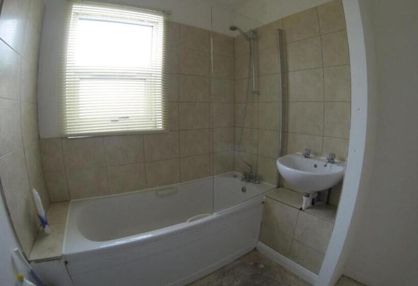 پانسیون Winton House