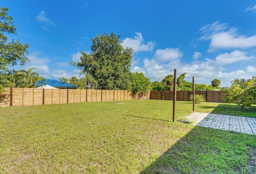 5 Mi To Beach: Pet Friendly Port Charlotte Home