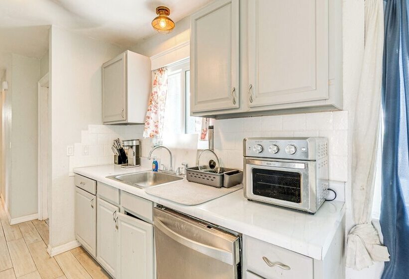 5 Mi To Beach: Pet Friendly Port Charlotte Home