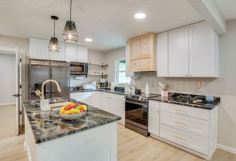 Away In Paris Retreat W/ Workspace, 2 Mi To Dtwn