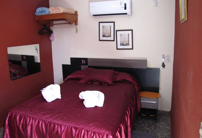 Blueroom & Hostal Saiz