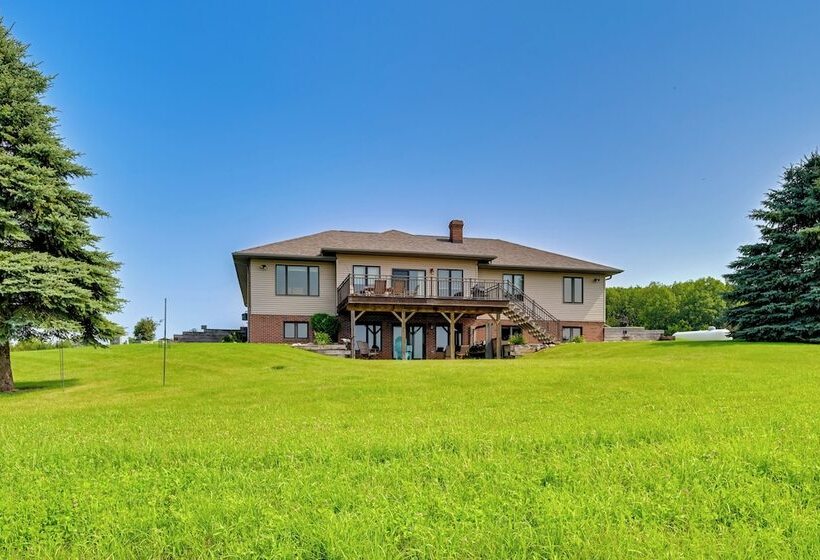Hoheland Ranch  On 185 Acres W/ Deck + Views!