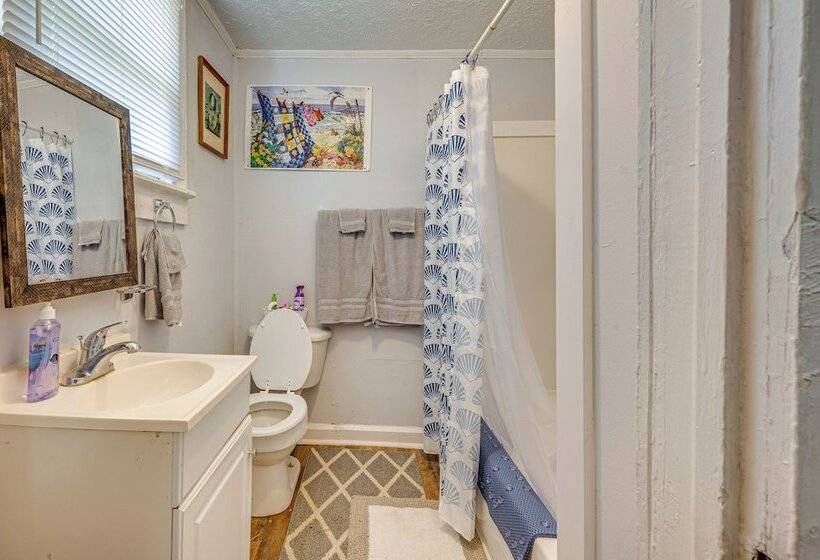 Family Friendly Home Near Parks & Lakes!